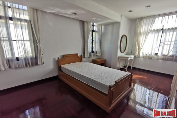 Spacious 3+ Bedroom House for Rent in Quiet Area of Phrom Phong - Pet Friendly-11