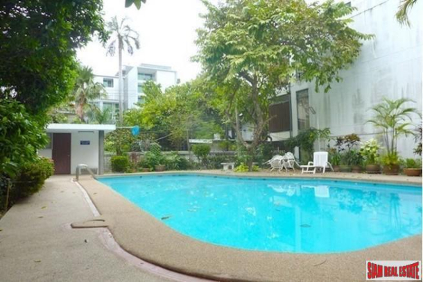 Celes Asoke | Clear City Views from this Two Bedroom Corner Condo for Rent-17