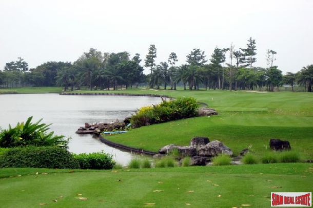 à¸ªà¸™à¸²à¸¡à¸à¸­à¸¥à¹Œà¸Ÿ à¸ªà¸¸à¸ à¸²à¸žà¸¤à¸à¸©à¹Œ Subhapruek Golf Club | 3 Plots of Lakeside Golf View Land at Bang Bo, Samut Prakan  - 50% Price Reduction!-2