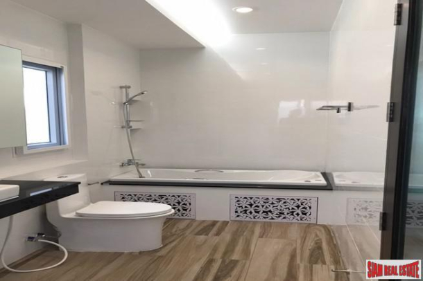 36 D.Well | Super Spacious Three Bedroom  Penthouse for Rent in Modern Phra Khanong Low-Rise Condo-11