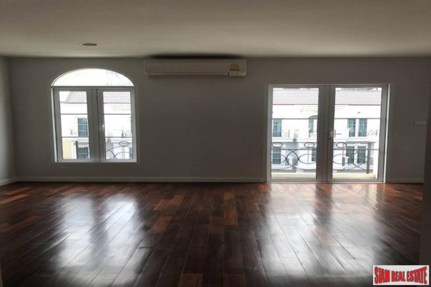 Spacious New Two Bedroom Townhome for Rent on Asoke Road. (No furniture)-11