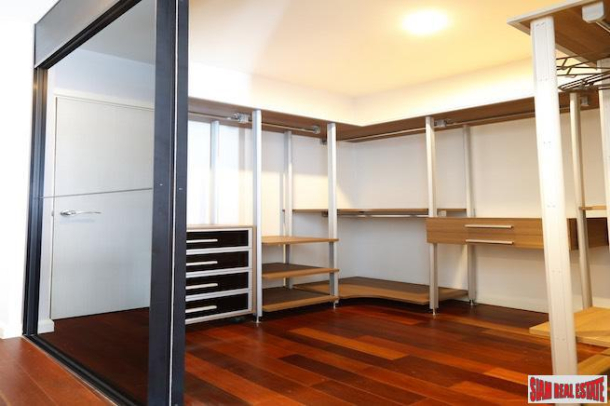 New Modern Three Bedroom Townhouse  for Rent with fully furnished in the Heart of Asoke.-12