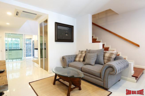 New Modern Three Bedroom Townhouse  for Rent with fully furnished in the Heart of Asoke.-5