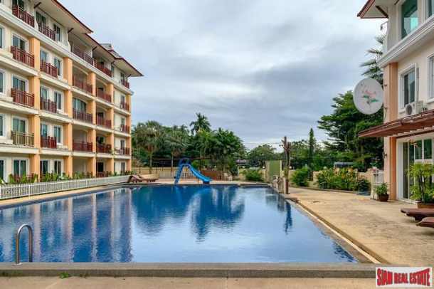 Palm Breeze Resort | Cozy 65 sqm One Bedroom Condo Recently Renovated for Sale in Nai Harn-1