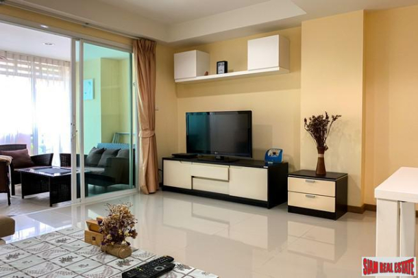 Palm Breeze Resort | Cozy 65 sqm One Bedroom Condo Recently Renovated for Sale in Nai Harn-2