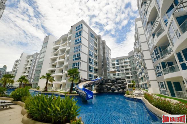 Grand Avenue Residence Pattaya | Quality Two Bedroom Condo with Pool & City Views for Sale in Central Pattaya-1
