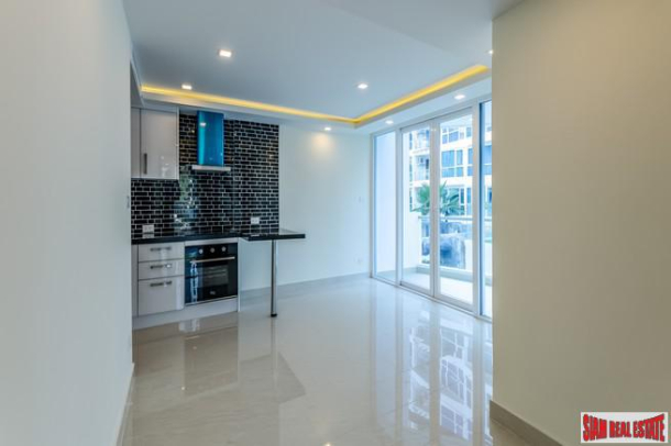 Grand Avenue Residence Pattaya | Quality Two Bedroom Condo with Pool & City Views for Sale in Central Pattaya-18