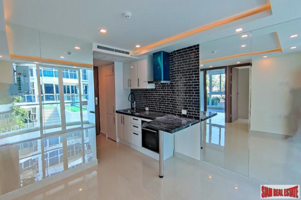 Grand Avenue Residence Pattaya | Quality Two Bedroom Condo with Pool & City Views for Sale in Central Pattaya-20