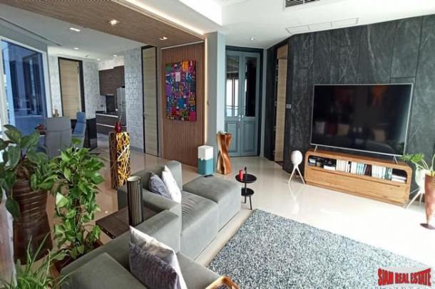 Reflection Condo | Luxury Living & Sea Views from this Three Bedroom Condo for Sale in Jomtien-15