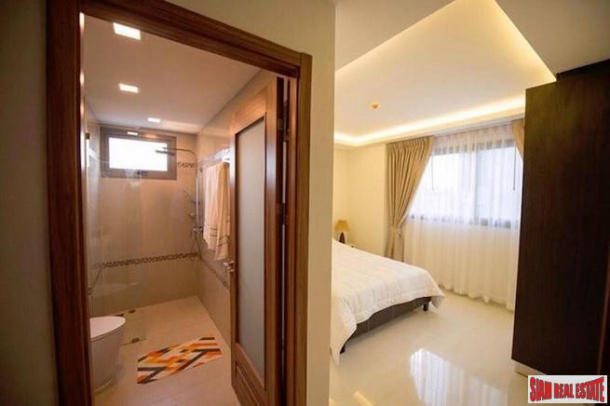 Club Royal Wongamat | Spacious Two Bedroom Condo for Sale 100 m. from the Beach in Na Kluea-10