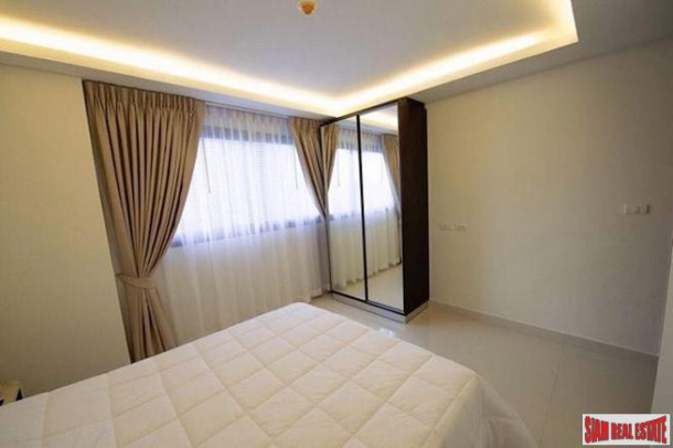 Club Royal Wongamat | Spacious Two Bedroom Condo for Sale 100 m. from the Beach in Na Kluea-14