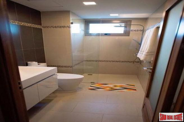 Club Royal Wongamat | Spacious Two Bedroom Condo for Sale 100 m. from the Beach in Na Kluea-18