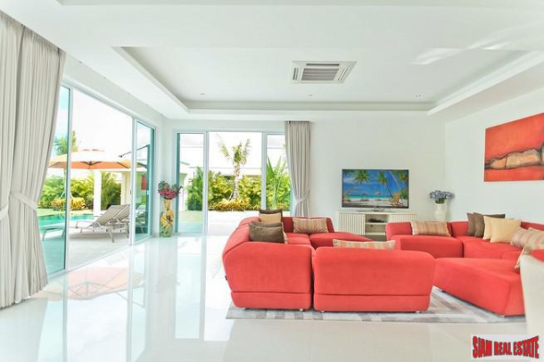 The Vineyard Phase 3 | Outstanding Three Bedroom with Private Swimming Pool and Large Terrace for Sale in East Pattaya-9