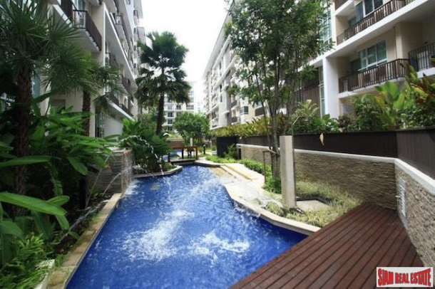 The Clover | Newly Renovated Two Bedroom Corner Unit Condo for Rent in a Thong Lo-1