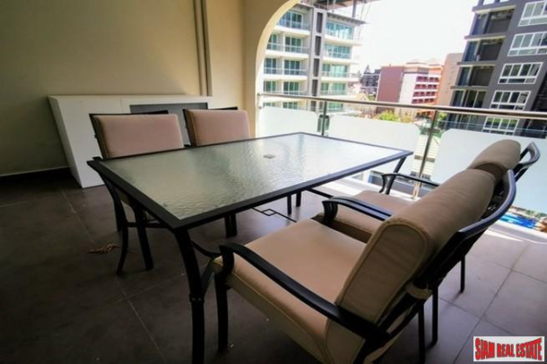 Tudor Court Condo | Extra Large One Bedroom Condo for Sale in Pattaya City-10