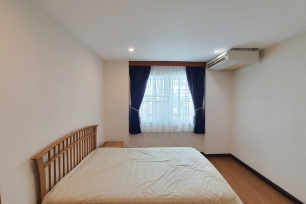 Royal Castle |Three  Bedroom Apartment  for Rent in the Heart of Bangkok - Phrom Phong - Pet Friendly!-2