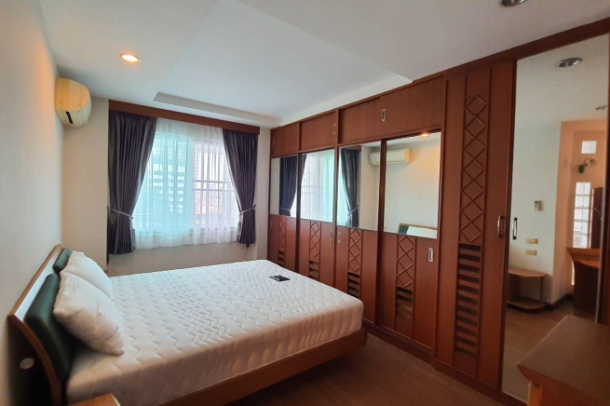 Royal Castle |Three  Bedroom Apartment  for Rent in the Heart of Bangkok - Phrom Phong - Pet Friendly!-3