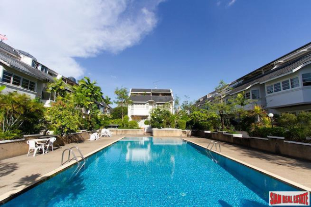 Prompak Place | Spacious Four Storey Three Bedroom House for Sale in the Heart of Thong Lo-1