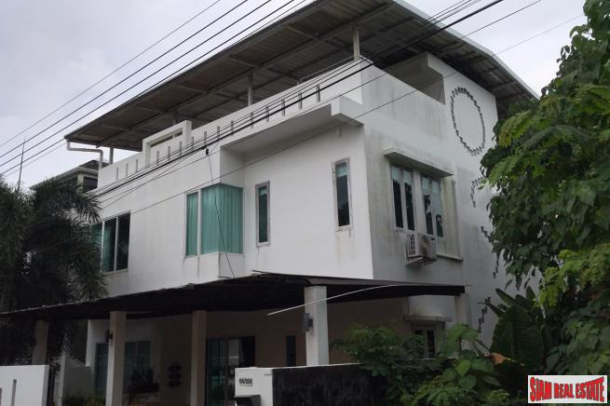 Three Storey, Three Bedroom House with Private Pool for Rent in Chalong-1