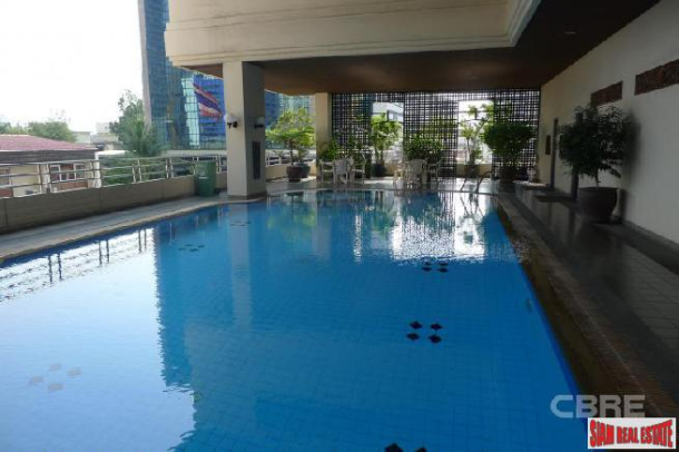 Sampoom Garden | Large 2 Bed Corner Unit on the 8th Floor with 4 Balconies Located only 200 Metres to BTS at Sathorn-11