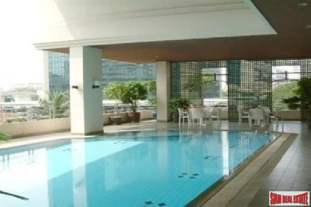 Sampoom Garden | Large 2 Bed Corner Unit on the 8th Floor with 4 Balconies Located only 200 Metres to BTS at Sathorn-12