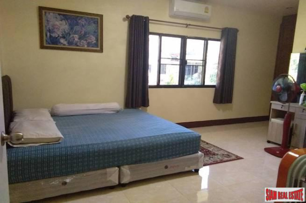 Inthara Chitchai Village | Three Bedroom House on Large Green Land Plot for Sale in Doi Saket-12