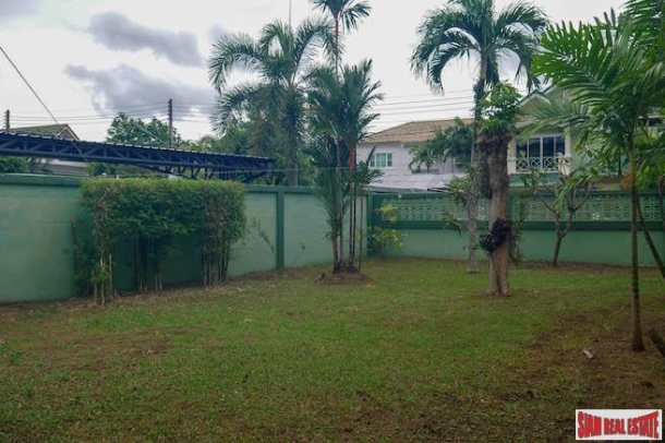 Charming Three Bedroom House in Quiet Chalong Residential Area-18
