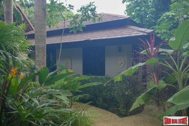Mission Hills Tropics | Four Bedroom House with Large Gardens & Private Gardens for Sale-27