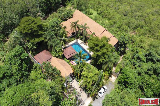Mission Hills Tropics | Four Bedroom House with Large Gardens & Private Gardens for Sale-4
