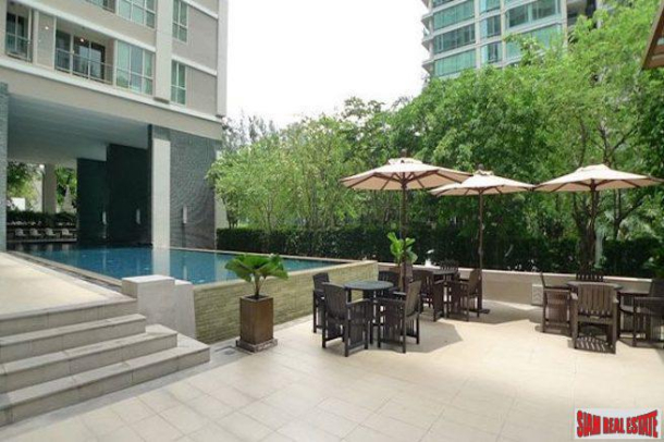 The Address Chidlom | Charming Fully Equipped Two Bedroom Condo for Rent with Excellent Building Amenities-2