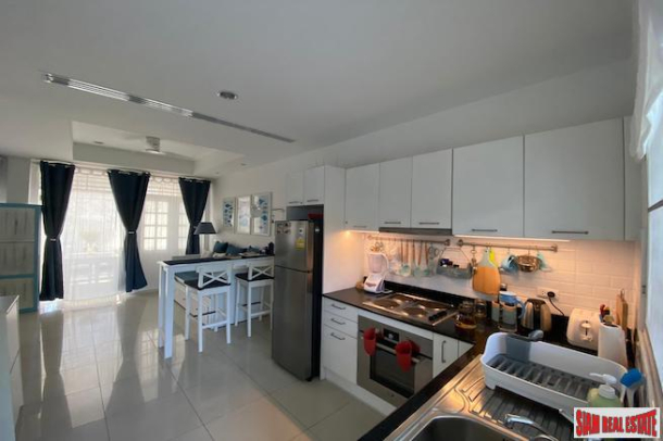 Ocean Breeze | Spacious & Fully Furnished Studio Apartment with a Lake View Terrace-15
