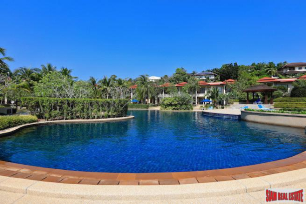Laguna Park | Three Bedroom Corner Unit with Private Swimming Pool for Sale-23