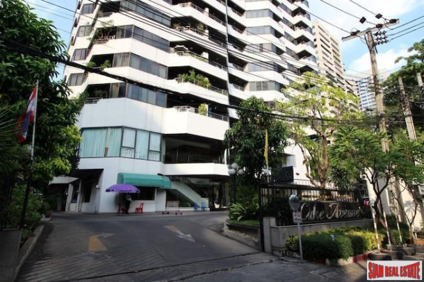 Lake Avenue | Extra Large Two Bedroom with Park View for Rent in Asok-1