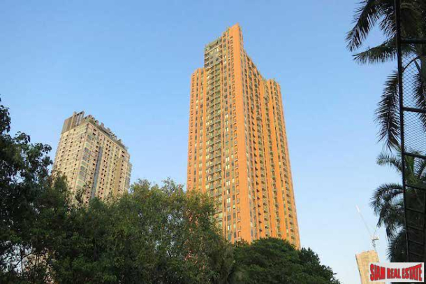 Villa Asoke | Cheerful Two Bedroom Condo for Rent with Great City Views-17