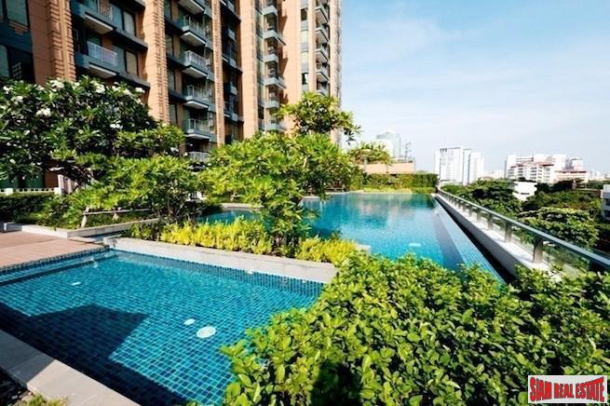 Villa Asoke | Cheerful Two Bedroom Condo for Rent with Great City Views-19