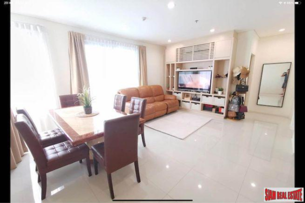 Villa Asoke | Cheerful Two Bedroom Condo for Rent with Great City Views-9