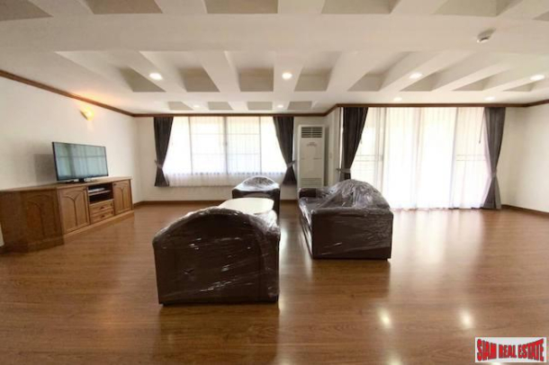 Academia Grand Tower | Extra Large Three Bedroom Condo for Rent in Phrom Phong - Good Value for the Price!-16