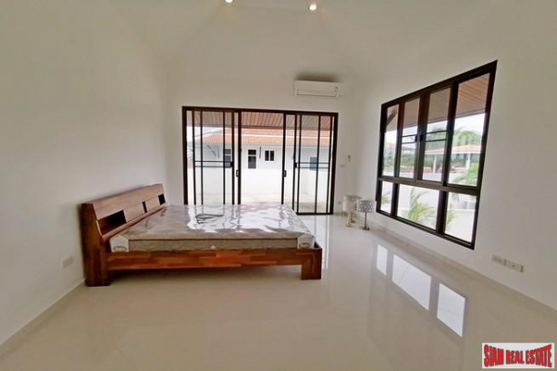 Asian Fusion Pool Villa | Contemporary Three Bedroom House with Huge Land Plot for Sale in East Pattaya-17
