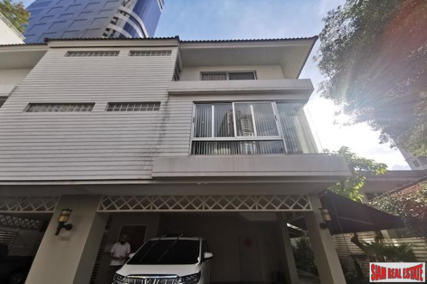 Three Bedroom Twin House for Rent Phrom Phong - Pet Friendly-1