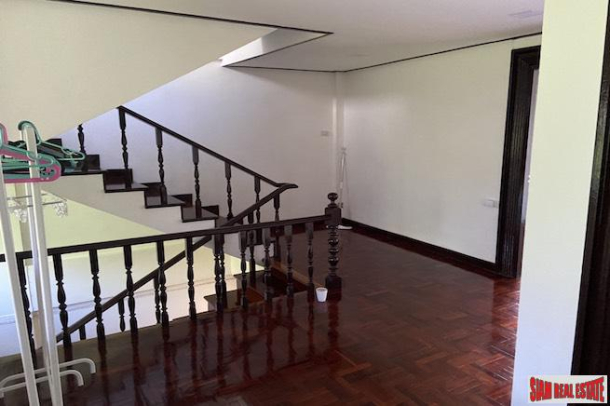 Large Four Storey, Three Bedroom Townhouse for Rent only 600m from BTS Thong Lo-14