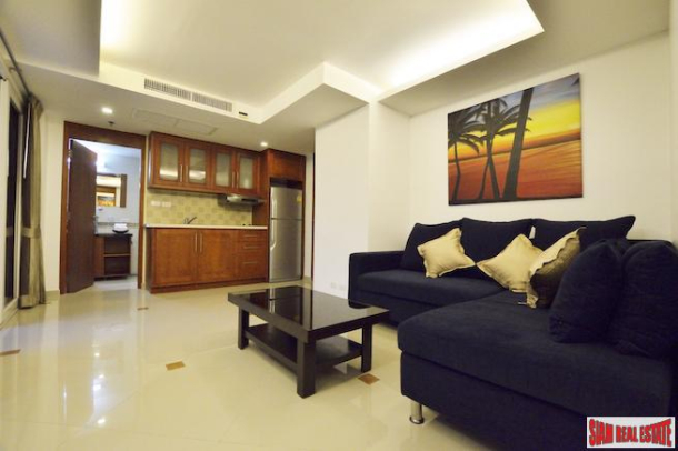 City Garden Condo | Spacious One Bedroom Corner Unit with Pool Views for Rent in Pattaya City-6