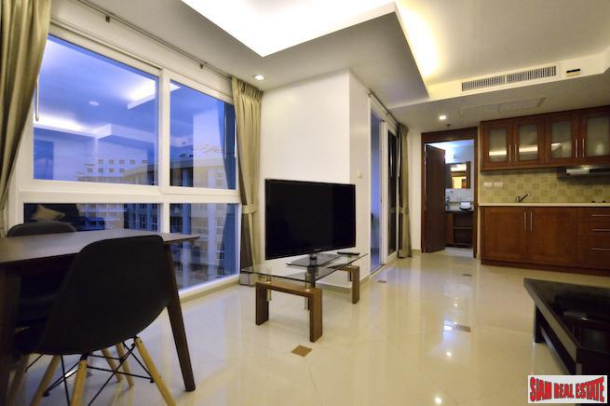 City Garden Condo | Spacious One Bedroom Corner Unit with Pool Views for Rent in Pattaya City-8
