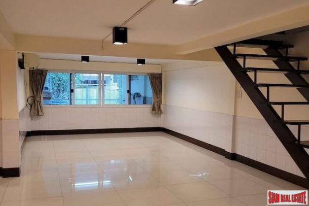 Narathiwas Rajanagarindra 24 | Two Storey Four Bedroom Townhouse for Sale in Chong Nonsi with Easy Access to 2 BTS Stations-6