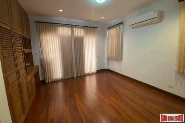 Four Bedroom Pet Friendly House for Rent Near BTS National Stadium-10