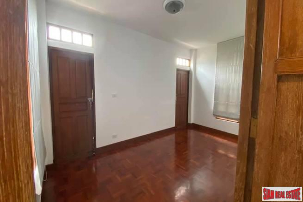 Four Bedroom Pet Friendly House for Rent Near BTS National Stadium-22