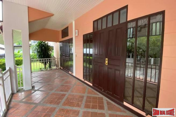 Four Bedroom Pet Friendly House for Rent Near BTS National Stadium-5
