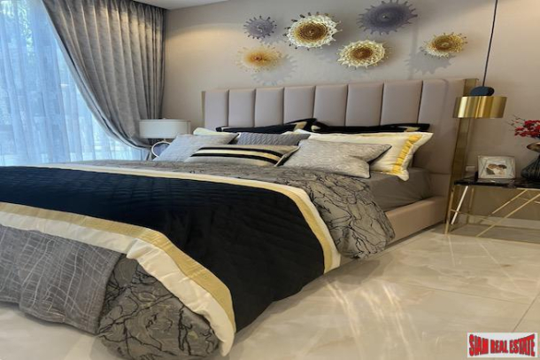 New Luxury  High Rise 1 & 2 Bedroom Condominium  for Sale Beachfront in Jomtien-14