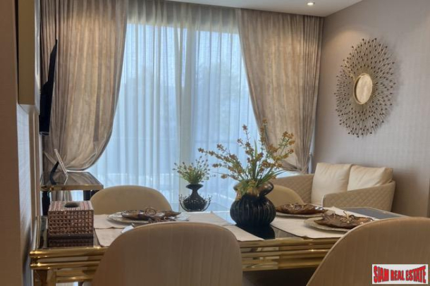 New Luxury  High Rise 1 & 2 Bedroom Condominium  for Sale Beachfront in Jomtien-16