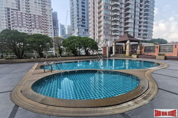 Regent on the Park 1 | Spacious Three Bedroom Condo + Maids Room + Two Balconies for Sale at Sukhumvit 26, Phrom Phong-17