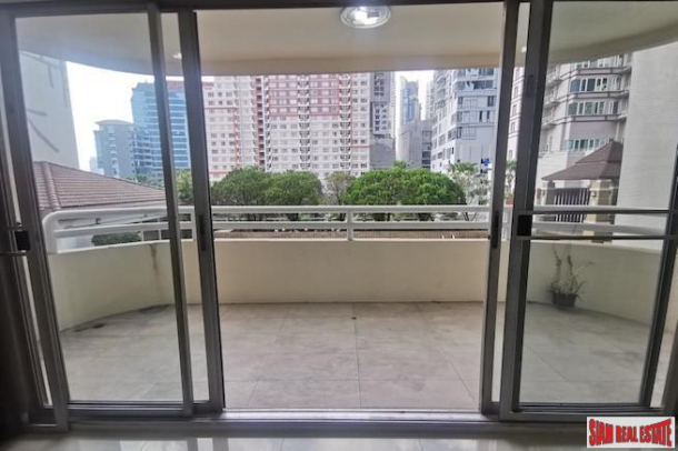 Regent on the Park 1 | Spacious Three Bedroom Condo + Maids Room + Two Balconies for Sale at Sukhumvit 26, Phrom Phong-3